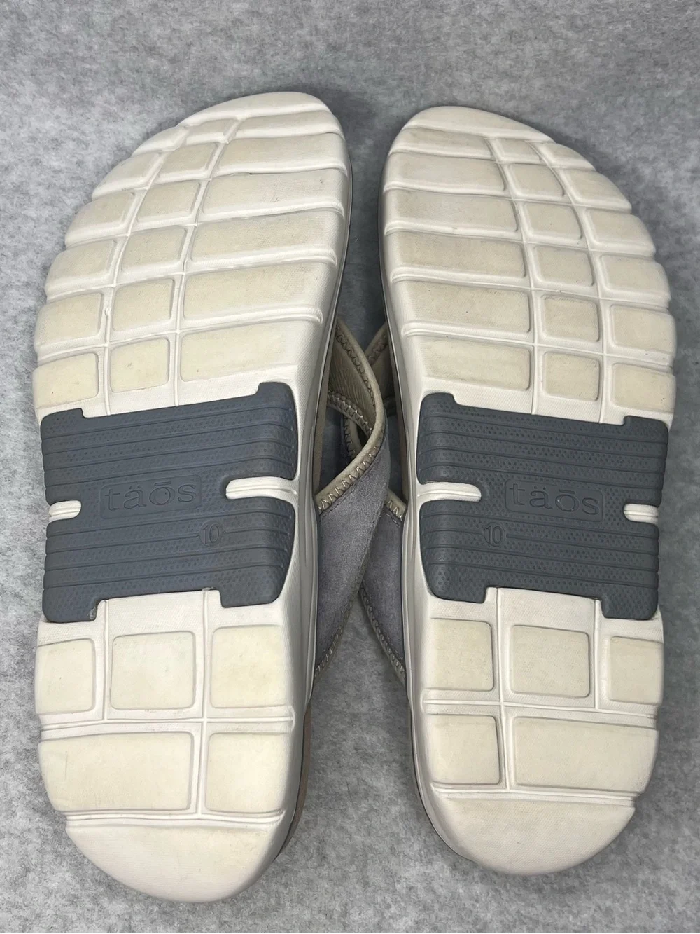 TAOS Womens Aur-13540 Flip Flop Thong Sandals Gray Cloud Nubuck Leather Sz 10 - Picture 8 of 10